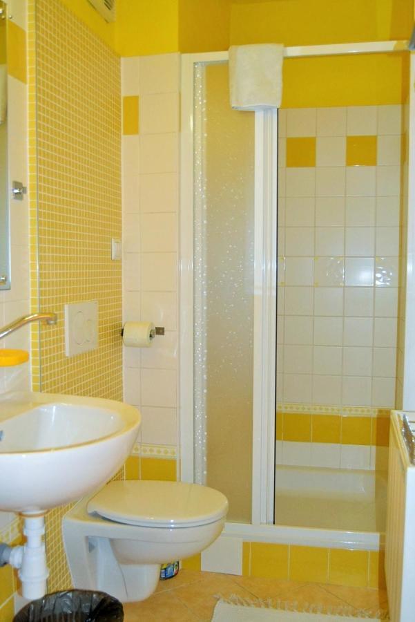 Apartments Nicol カルロヴィ・ヴァリ エクステリア 写真